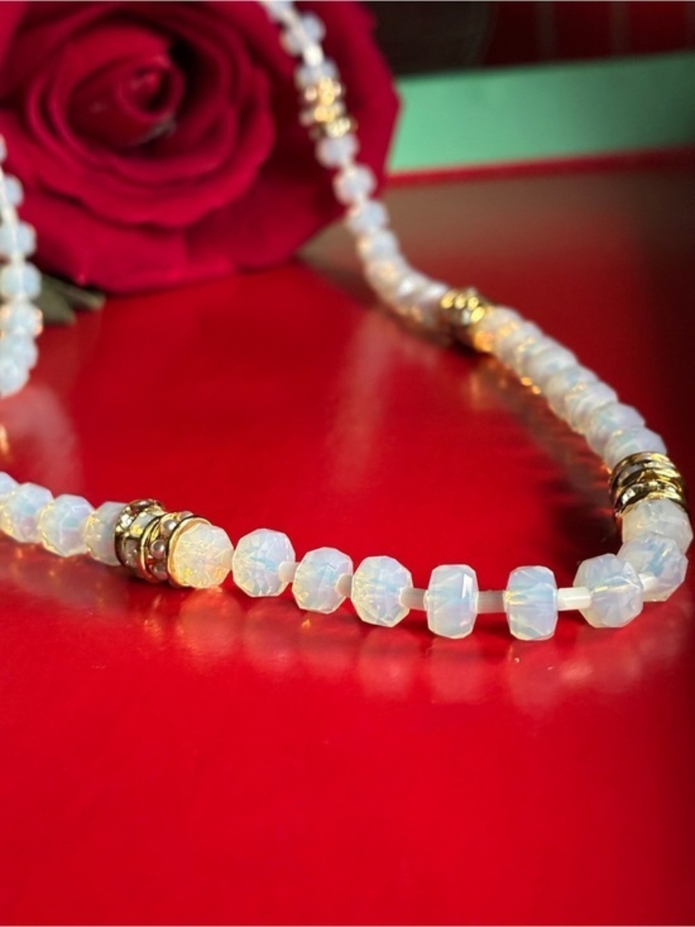 KATE SPADE Opalescent White Bead Necklace with Gold Accents 15”adjustable
